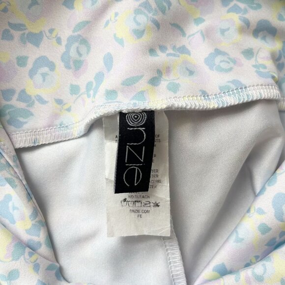 Onzie High Rise Leggings in English Garden Pastel Floral - Size XS - Picture 4 of 8